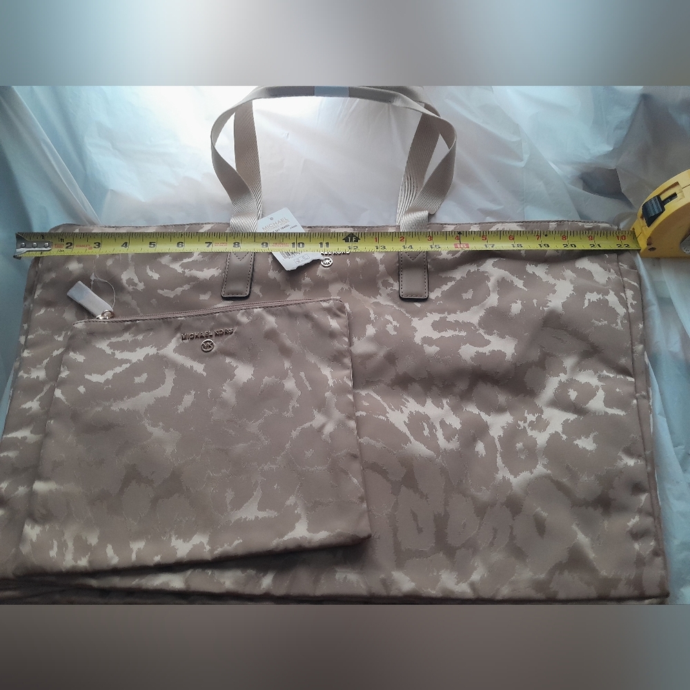 New Michael Kors Jet Set Extra Large Packable Tote & Matching Travel Pouch NWT